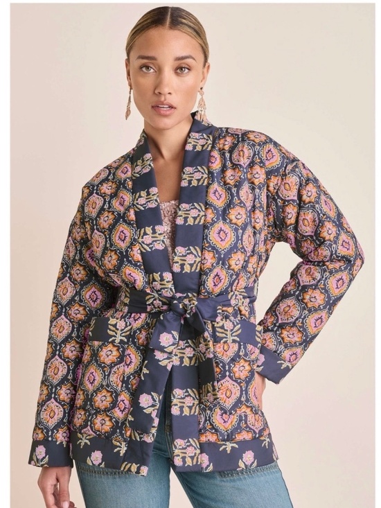 VENUS Jackets & Blazers - NWT VENUS Quilted Jacket with Belt